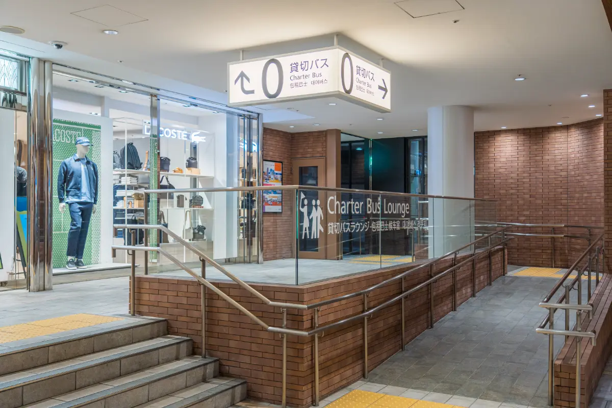 オープントップバス0番のりばの様子