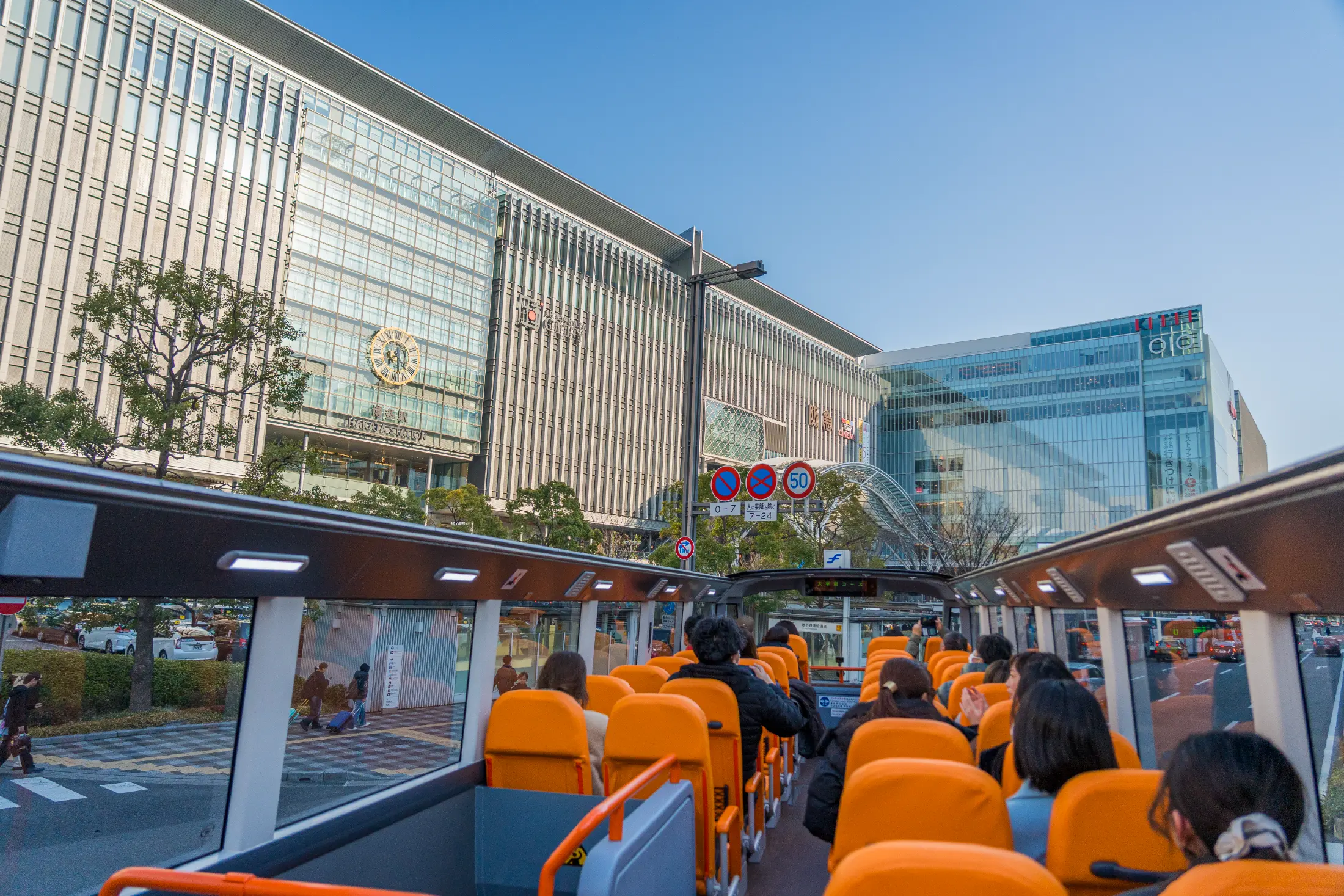 博多駅付近<br><span class='text-xs text-text-gray/70'>※博多・天神行のみ</span>