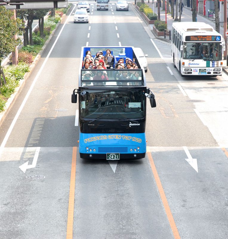 福岡オープントップバス – 見たことのない街の景色